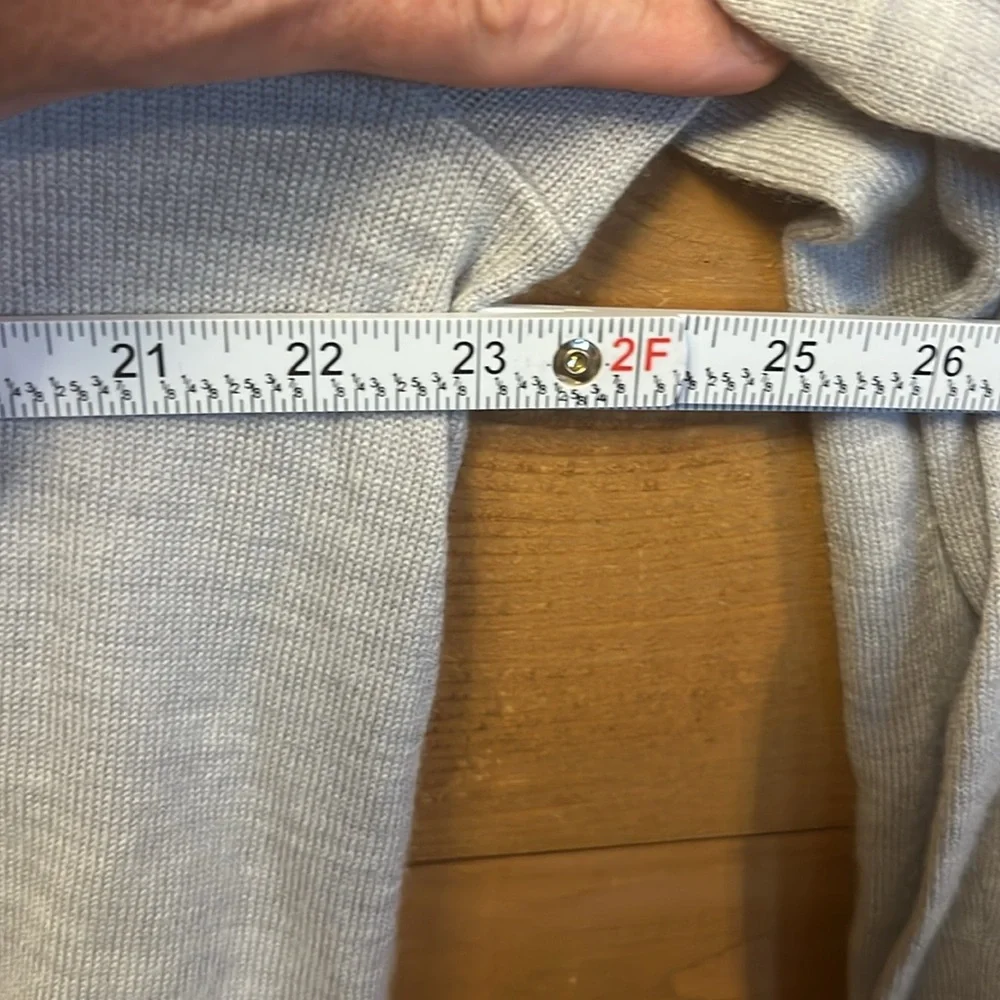 Banana Republic Men’s 100% Merino Wool Gray Sweater Knit‎ Medium Winter Casual